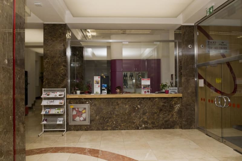 Barové a recepční pulty - realizace 3